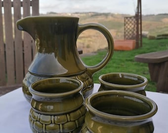Jarra de cerámica vintage y 6 vasos