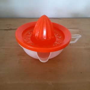 Presse-agrumes en plastique Domplex vintage