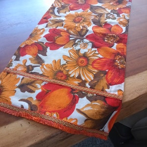 Vintage Floral Table Runner
