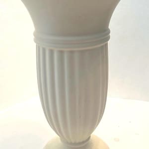 Large ribbed fluted case 1990’s Royal Haeger