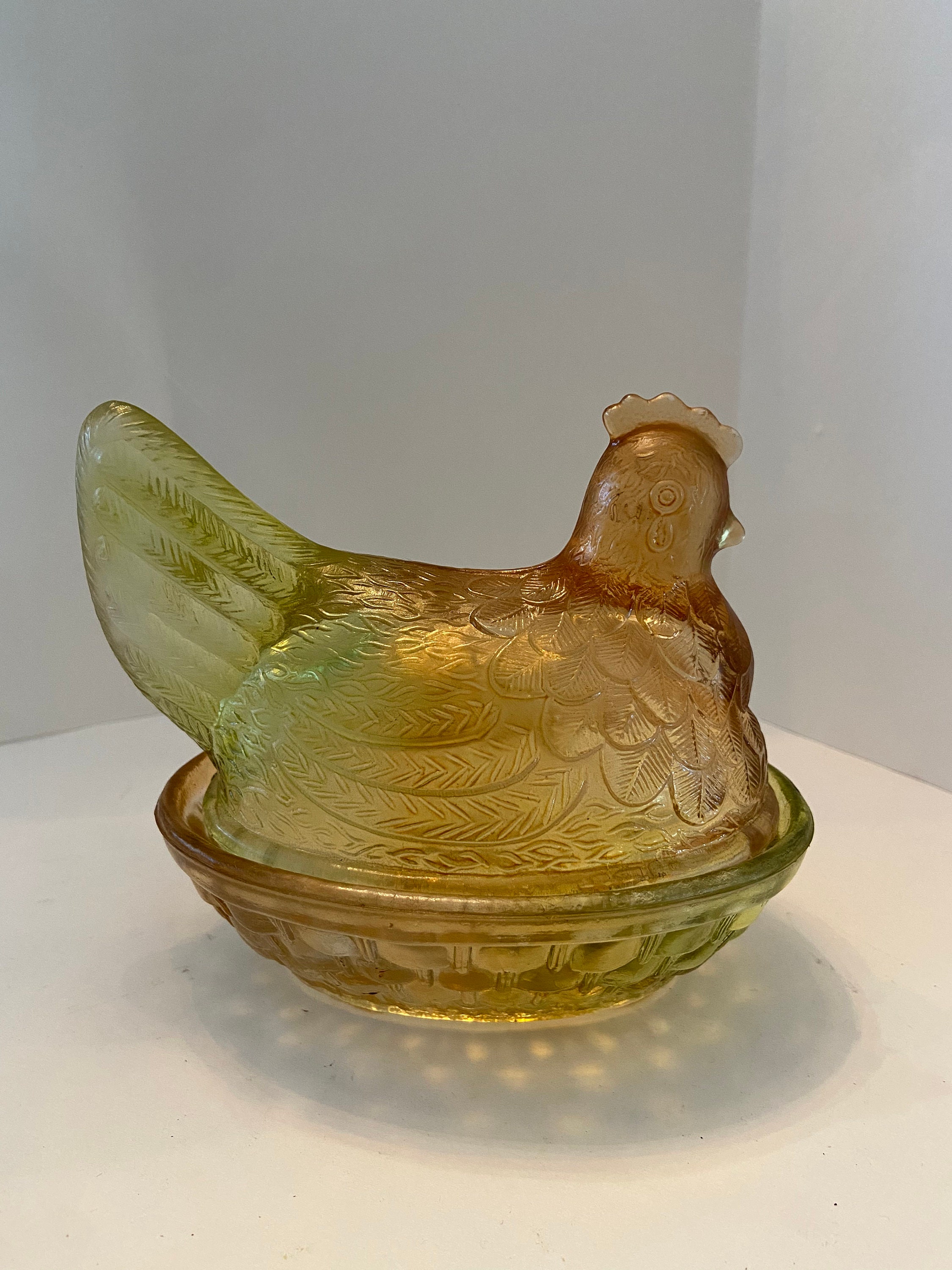 ビンテージ鳥 Vintage Tricolor Hen on Nest Covered Dish Depression Glass - Etsy