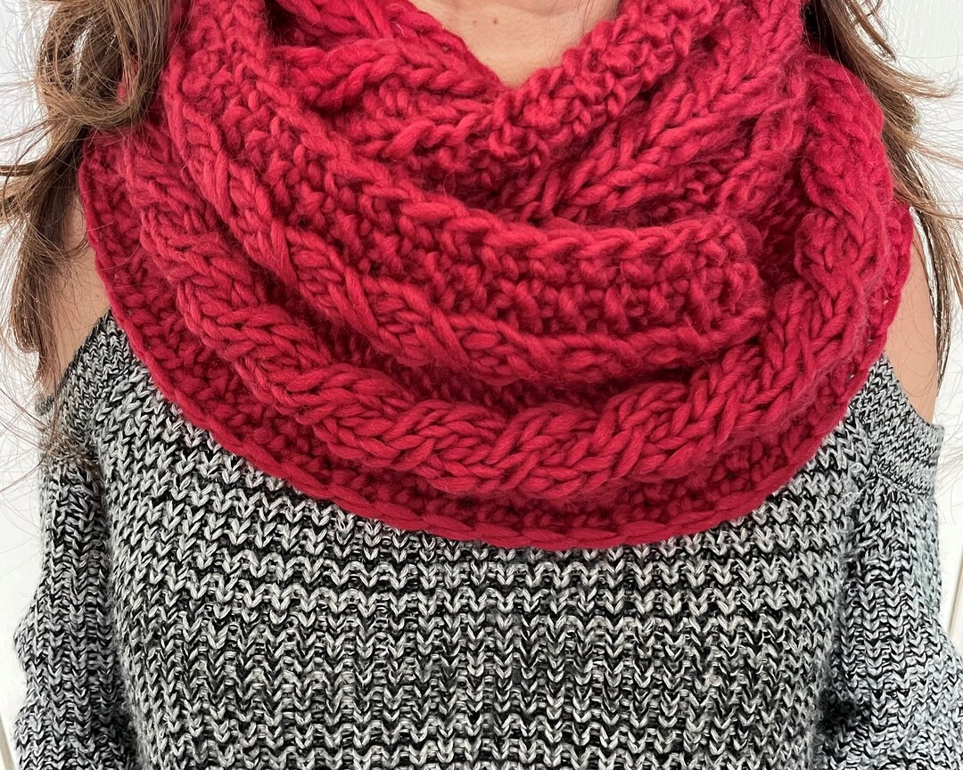 Lovely Chunky Infinity Handmade Scarf Knitted in Yarn Made From 100% ...