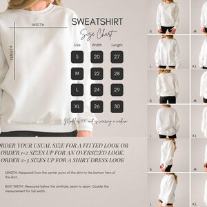 Puede incluir: Una sudadera blanca con una tabla de tallas. La tabla enumera las tallas S, M, L y XL, con las medidas de ancho y largo correspondientes en cent&iacute;metros. La imagen tambi&eacute;n muestra m&uacute;ltiples vistas de la sudadera en una modelo.