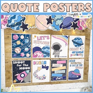 Könnte beinhalten: Eine Sammlung farbenfroher Zitatposter mit Weltraum-Thema. Die Poster zeigen Planeten, Sterne, Raketen und Astronauten mit motivierenden Sätzen wie "Let's Explore" und "Shoot for the Moon". Die Poster sind auf einem Holzgrund angebracht.