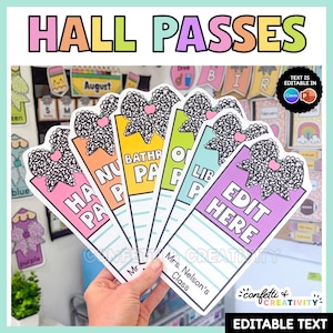 Peut inclure: Un ensemble de cinq laissez-passer colorés en forme d'éventail, ornés d'un nœud à motifs noir et blanc et d'une petite icône de pomme rose. Chaque carte comporte des lignes pour le texte, dont une marquée 'EDIT HERE' et 'Mrs. Nelson's Class'.