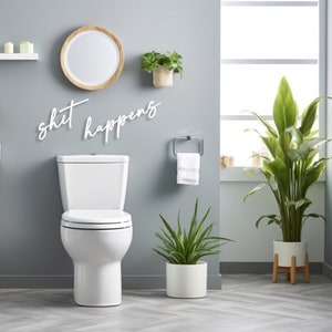 Schriftzug 3D aus Holz shit happens Wanddeko Badezimmer lustiges Türschild WC Toilette Badezimmerdeko Gäste WC Geschenkidee Bild 2