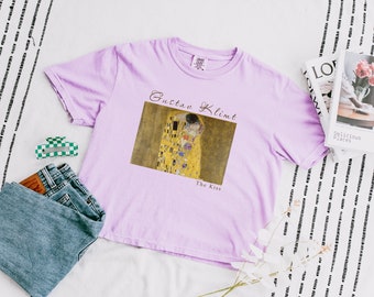 Gustav Klimt The Kiss Crop, Art Major Gift, Der Kuss Famous Oil Panting Shirt, Art Lover Gift, Art Nouveau Vintage Artistic Aesthetics Gifts