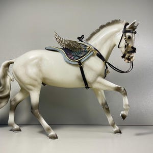 Winged Breyer Bareback Tack Set