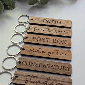 Personalised Oak, Cherry, Walnut Keyring | Keyring for Home, Holiday Lets, Garage, Gate, Door, Post Box | Any Text/Your Text Keyring