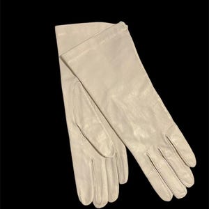 Vintage Antique Women’s Imported Leather Beige Gloves