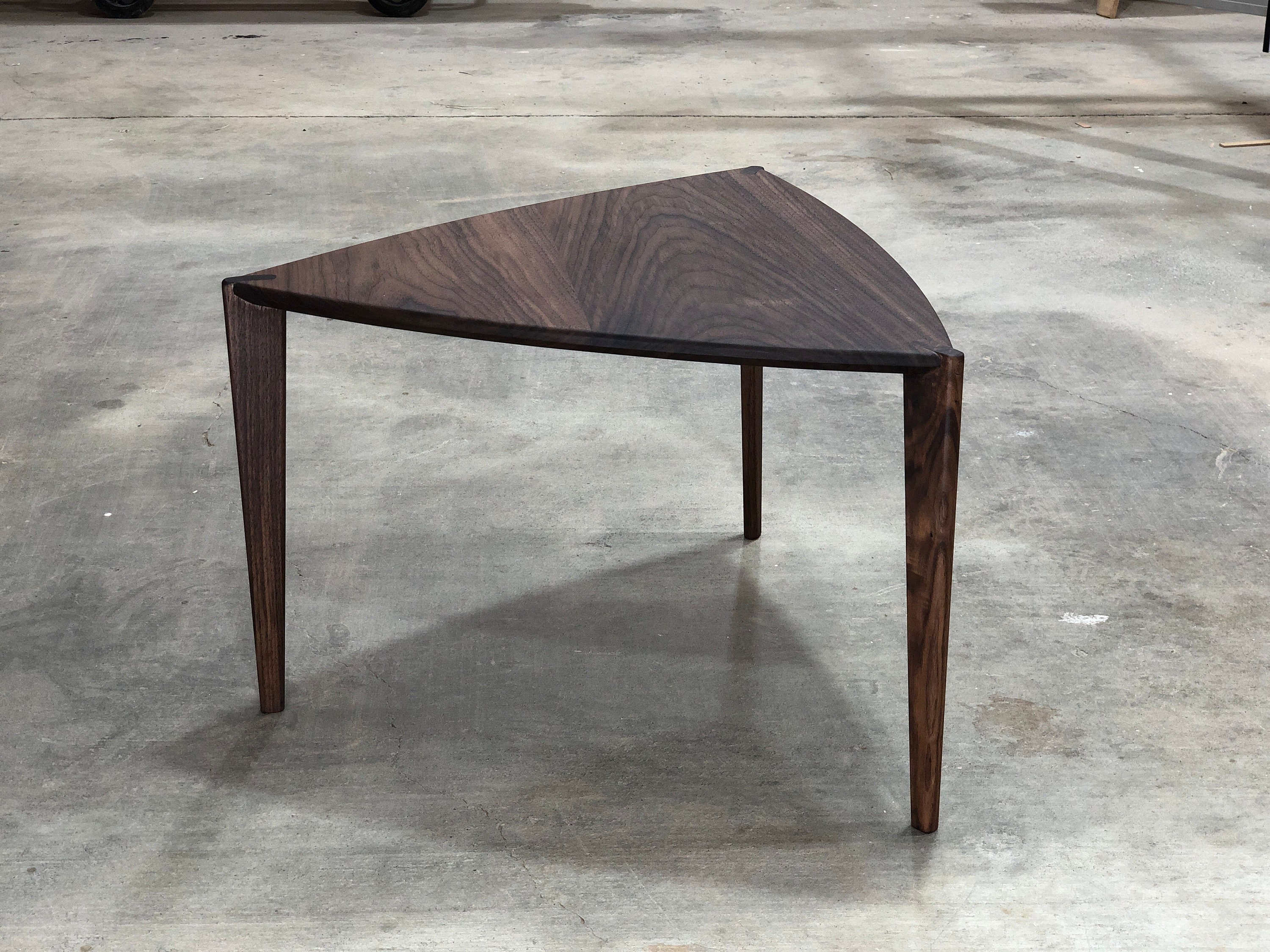 table triangulaire -