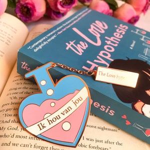 The Love Hypothesis Enamel Pin | Ik Hou Van Jou Romance Book Merch | Bookish Collectables
