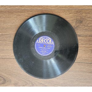 Decca Records I Won&#39;t Tell a Soul (I Love You) Vinyl Record 2127 A Andy Kirk