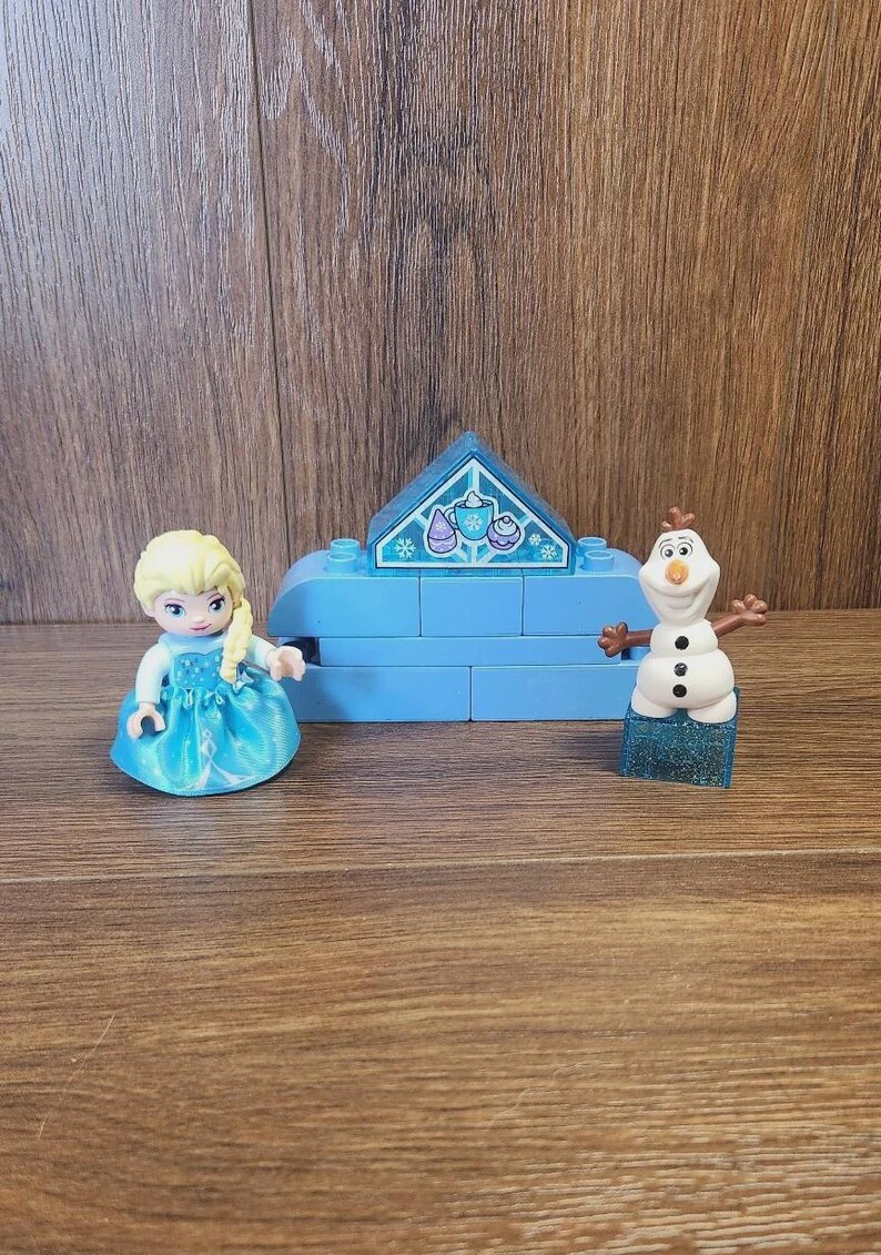 LEGO Duplo Disney Frozen Elsa & Olaf Tea Party Ice Palace Building ...