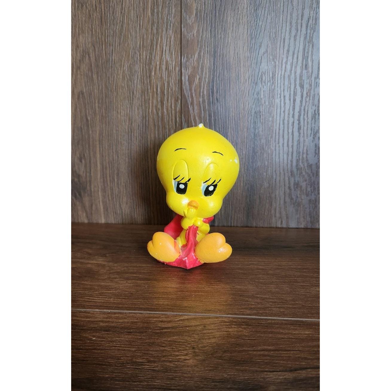 Vintage Looney Tunes Tweety Bird Red Blanket Wax Candle