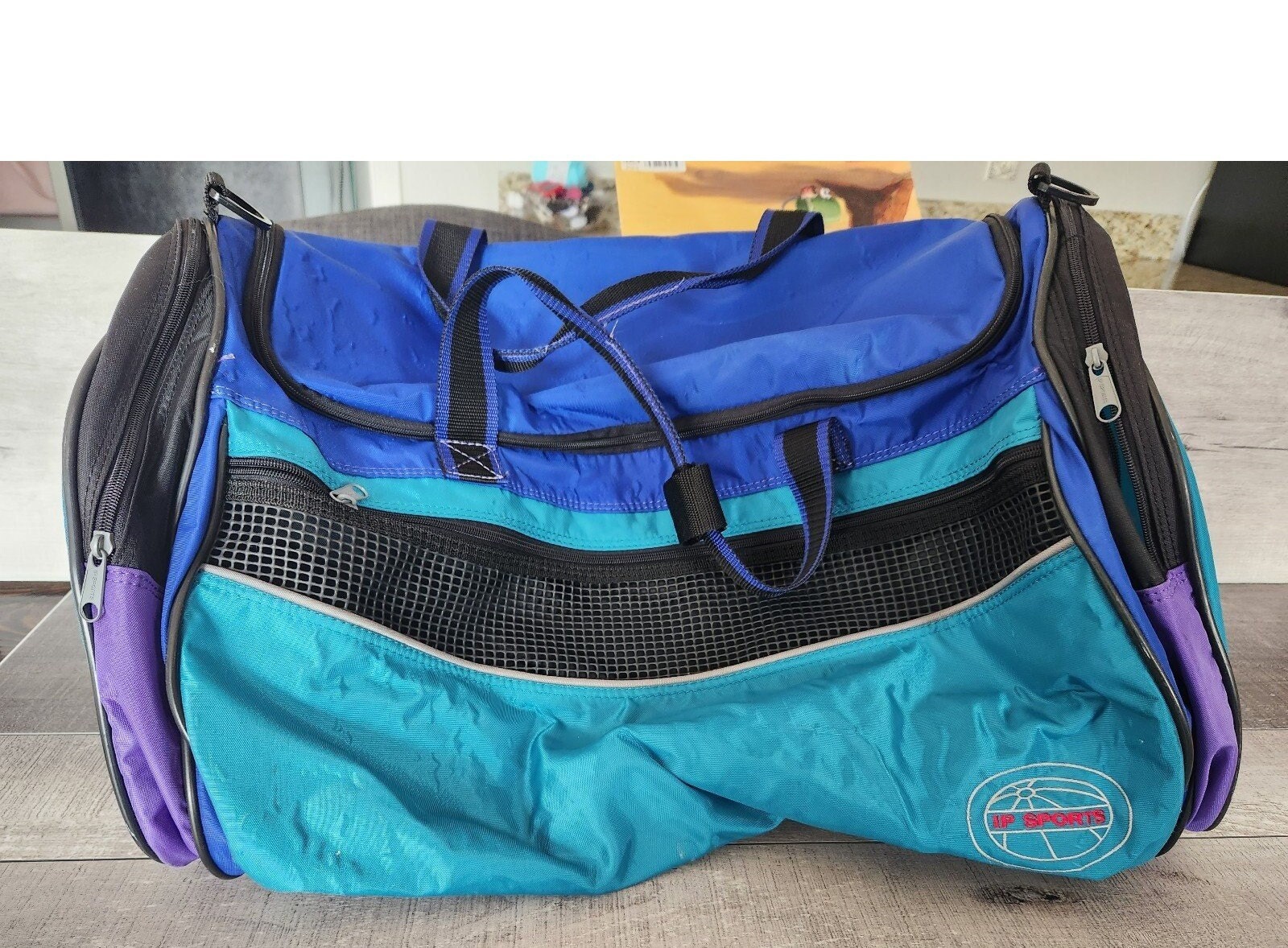 IP Sports Gym Travel Bag Retro Vintage Carrying Case