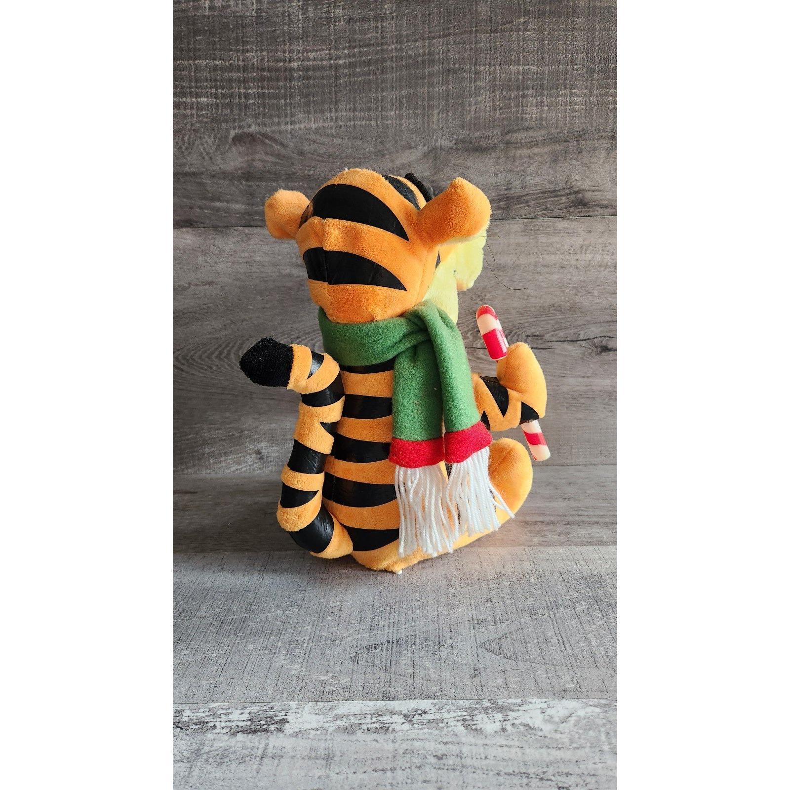 Vintage Animated Gemmy Winnie the Pooh Tigger Christmas Plush (non