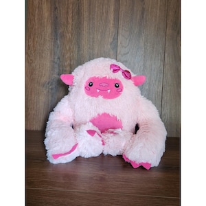 Fiesta Pastell Rosa Yeti Bow Plüschtier Stofftier