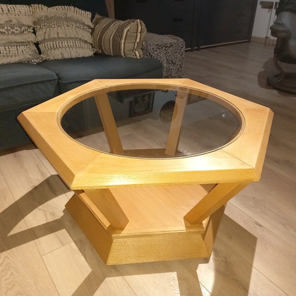 Table basse en bois et verre