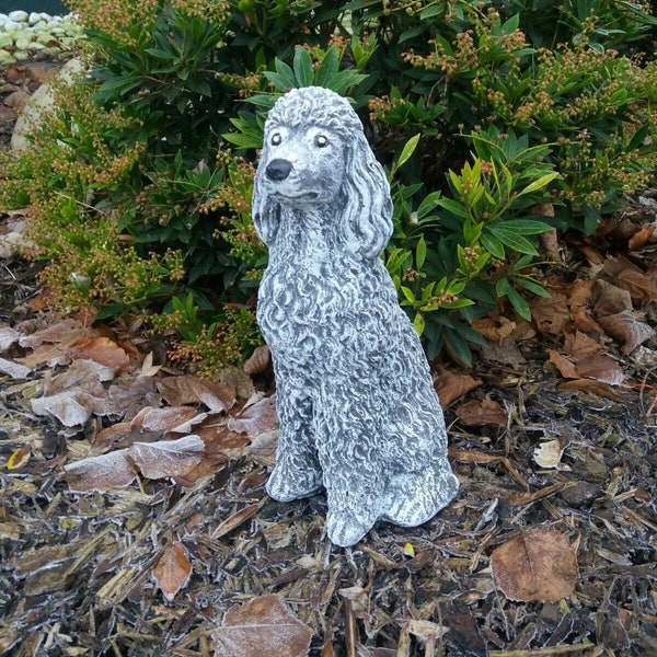 Steinfigur Pudel sitzend Hund Königspudel Zwergpudel Wetterfest Steinguss