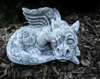 Steinfigur Drache Sleepy Frostfest Steinguss Garten Deko Gargoyle