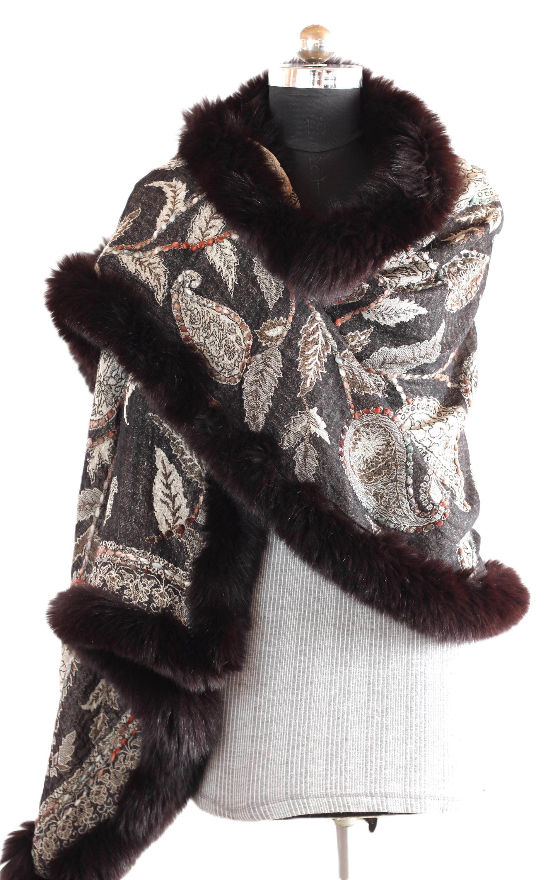 Fox Fur Trim Paisley Shawl: Handcrafted Wool Stole - Etsy Denmark
