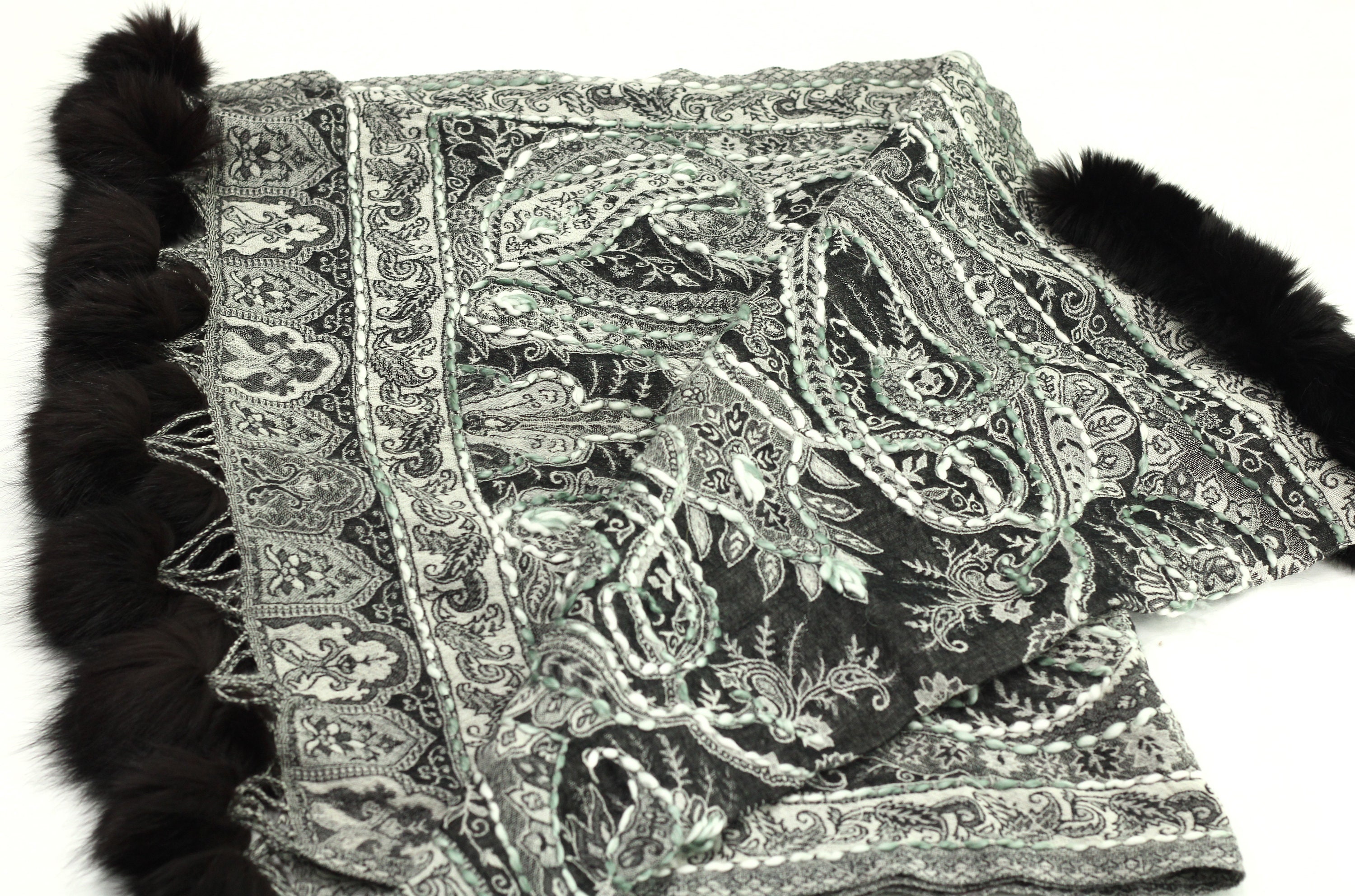 ファー ショール ストール 黒 ペイズリー柄 ウール シルク混