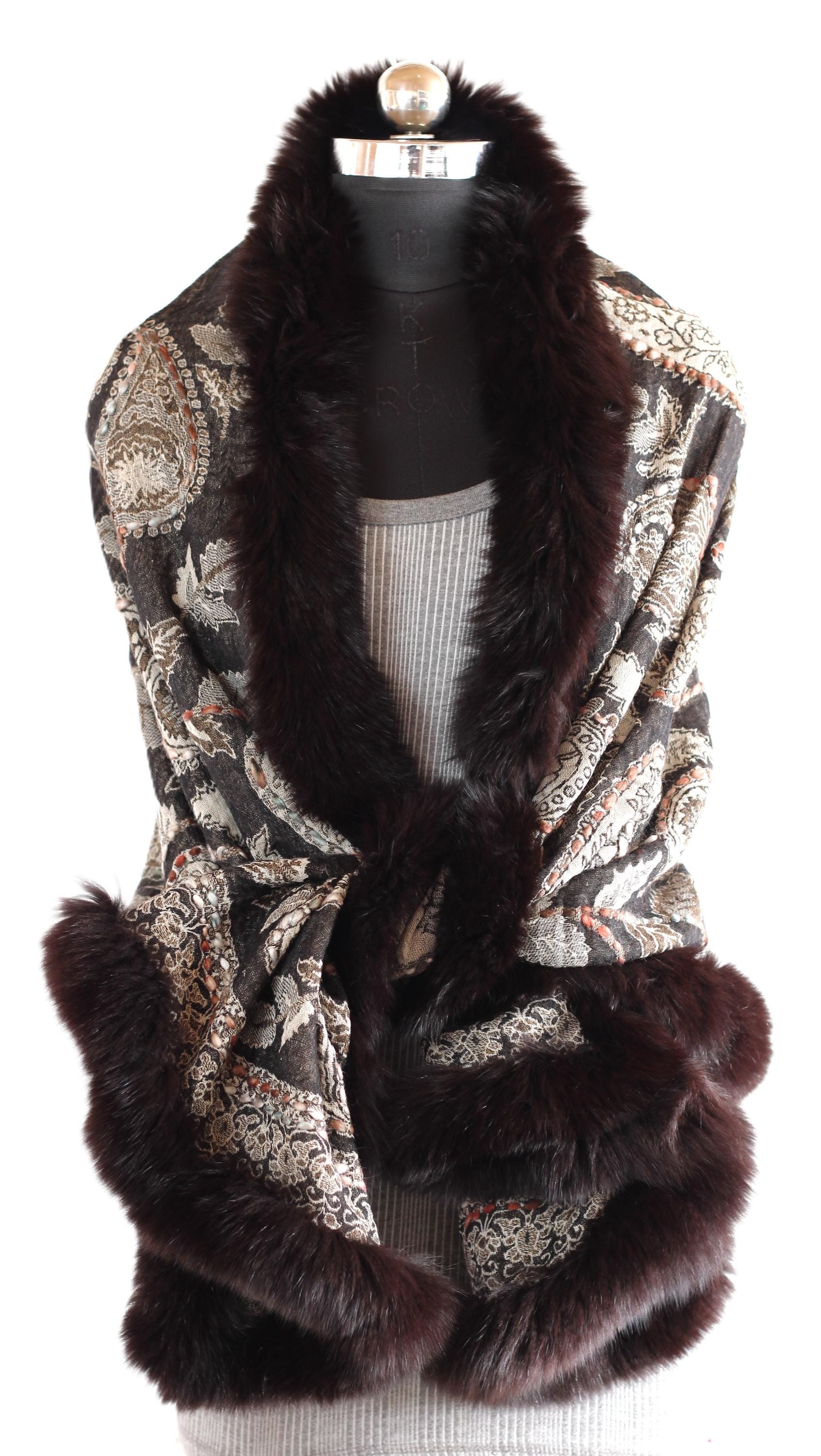 フォックスファートリムのペイズリー柄ショール：手作りウールストール