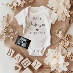 Geschlechtsneutrale Boho-Schwangerschaftsankündigung Digital bearbeitbare Boho-Schwangerschaftsankündigung Einfache Social Media Baby Reveal-Vorlage Minimalistisch
