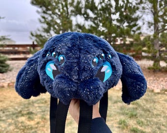 Mochila de peluche con forma de araña: Hecha a mano, correas ajustables
