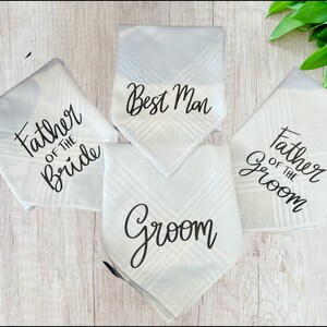 Accessoires Sjaals & omslagdoeken Zakdoeken bruiloften Geborduurde monogram zakdoeken geweldig voor bruidsmeisjes en bruiden met bijpassende haak randen 
