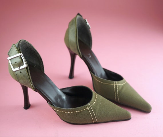 Faith court deals shoes