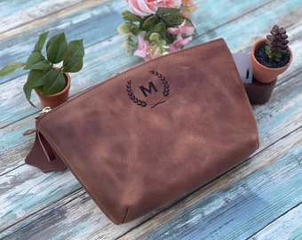 Leather Makeup Bag, Cosmetic Bag, Leather Purse, Makeup Bag, Custom Makeup Bag, Personalized Bag, Makeup Organizer, Personalized Gift