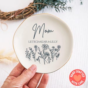 Mother Ring Dish, Personalized Jewelry Tray, Custom Trinket Dish, Ceramic Ring Holder, White Dish, Mother&#39;s Day Gift, Personalized Gift