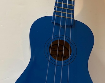 Ukelele (Travel-Tone Soprano) and Backpack Case