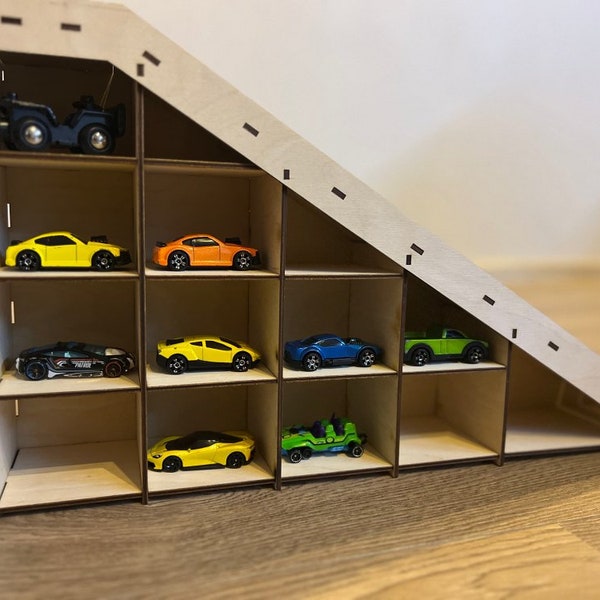 Rampa de pista de carreras de coches de madera JUMP / Trampolín y garaje de automóviles / Regalo de cumpleaños personalizado para niños