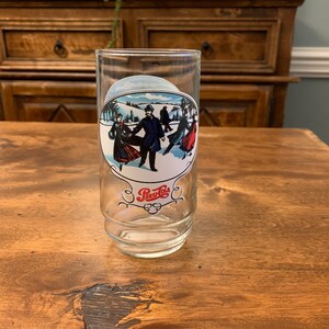 Vintage 1980 Pepsi Cola Christmas Holiday Winter Scene Drinking Glass Tumbler Cup