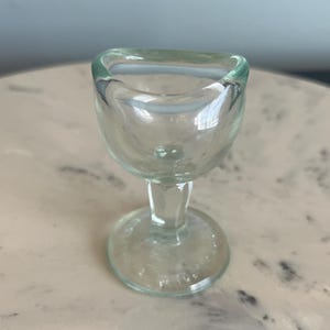 Antique clear eye cup signed John Bull Pat. Aug 14, 1917 - Nice!