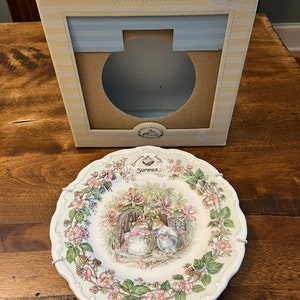 Vintage Royal Doulton Brambly Hedge Four Seasons Collectable Plate - Summer - by Jill Barklem - with box and plate hanger
