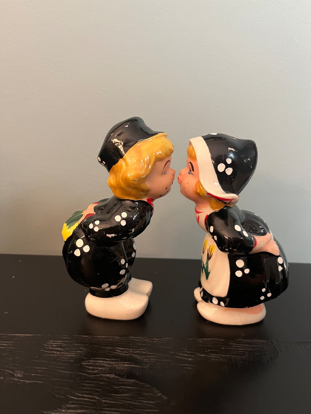 Vintage Holland Dutch Boy and Girl Kissing Salt and Pepper Shakers ...