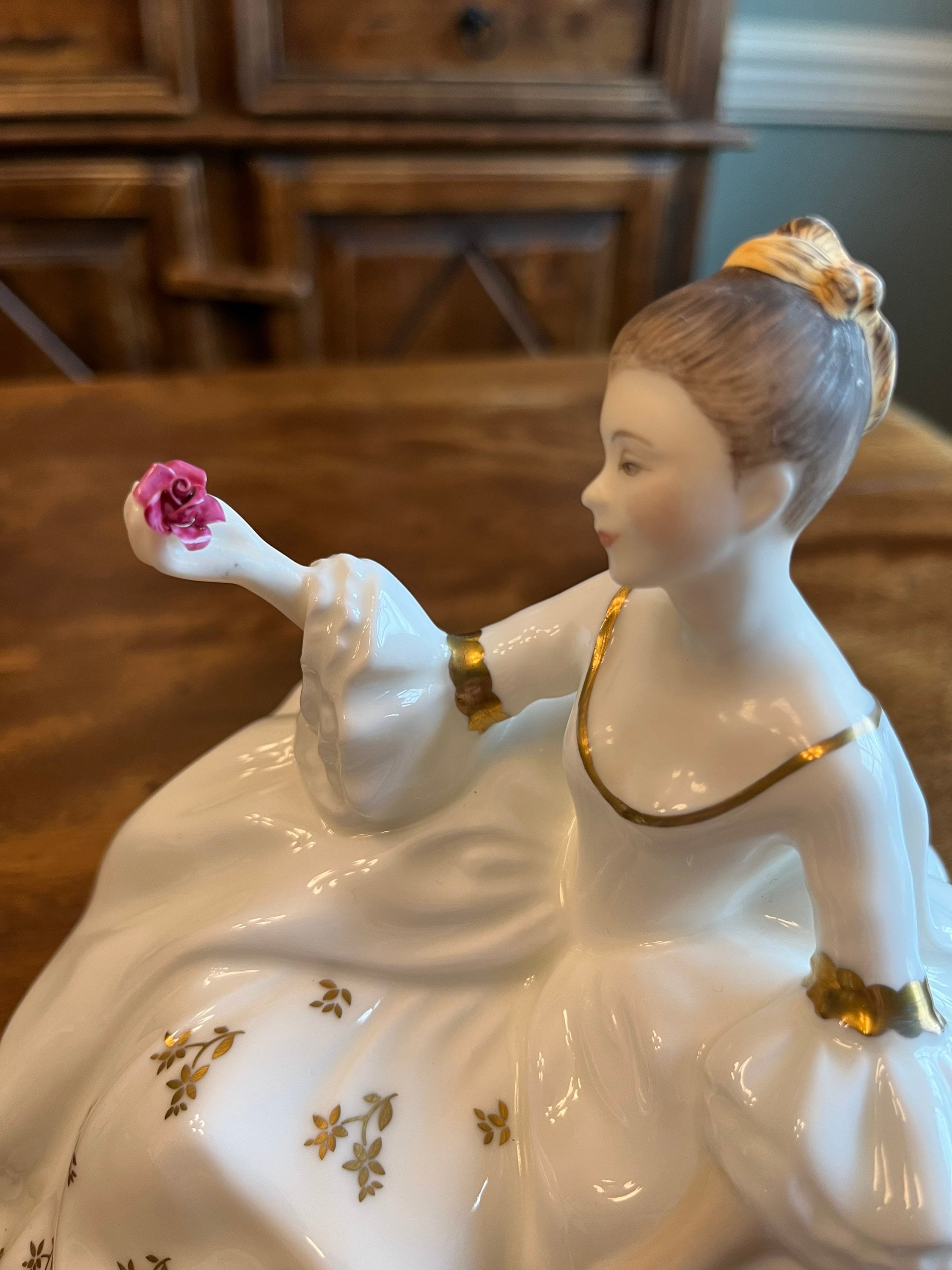 美術品・アンティーク・コレクション ロイヤルドルトン 人形 置物 オブジェ