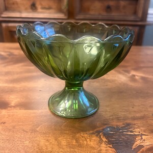 Indiana Glass Company Scalloped Edge Green Glass Footed Compote / Candy Dish / Bowl - Nice!