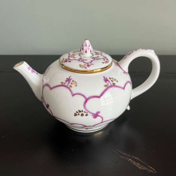 Victoria Albert Museum Teapot Etsy