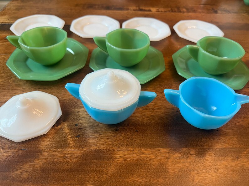 Vintage Jadite Children's Tea Set - Akro Agate - Milk Glass Pieces - 14 ...