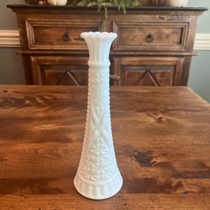 Lovely vintage Anchor Hocking milk glass bud vase - star and bars pattern - 9 inches tall