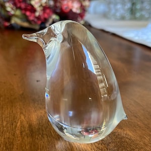 Stunning Steuben Crystal Clear Art Glass Sparrow / Bird Paperweight 3 3/8 inches tall - Signed - Steuben figurines and giftware - retired