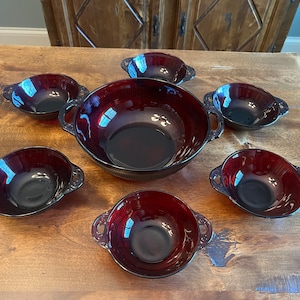Vintage Anchor Hocking Coronation Royal Ruby Red fruit / berry bowl / dessert bowl set / 1 large and 6 small serving bowls - Nice!