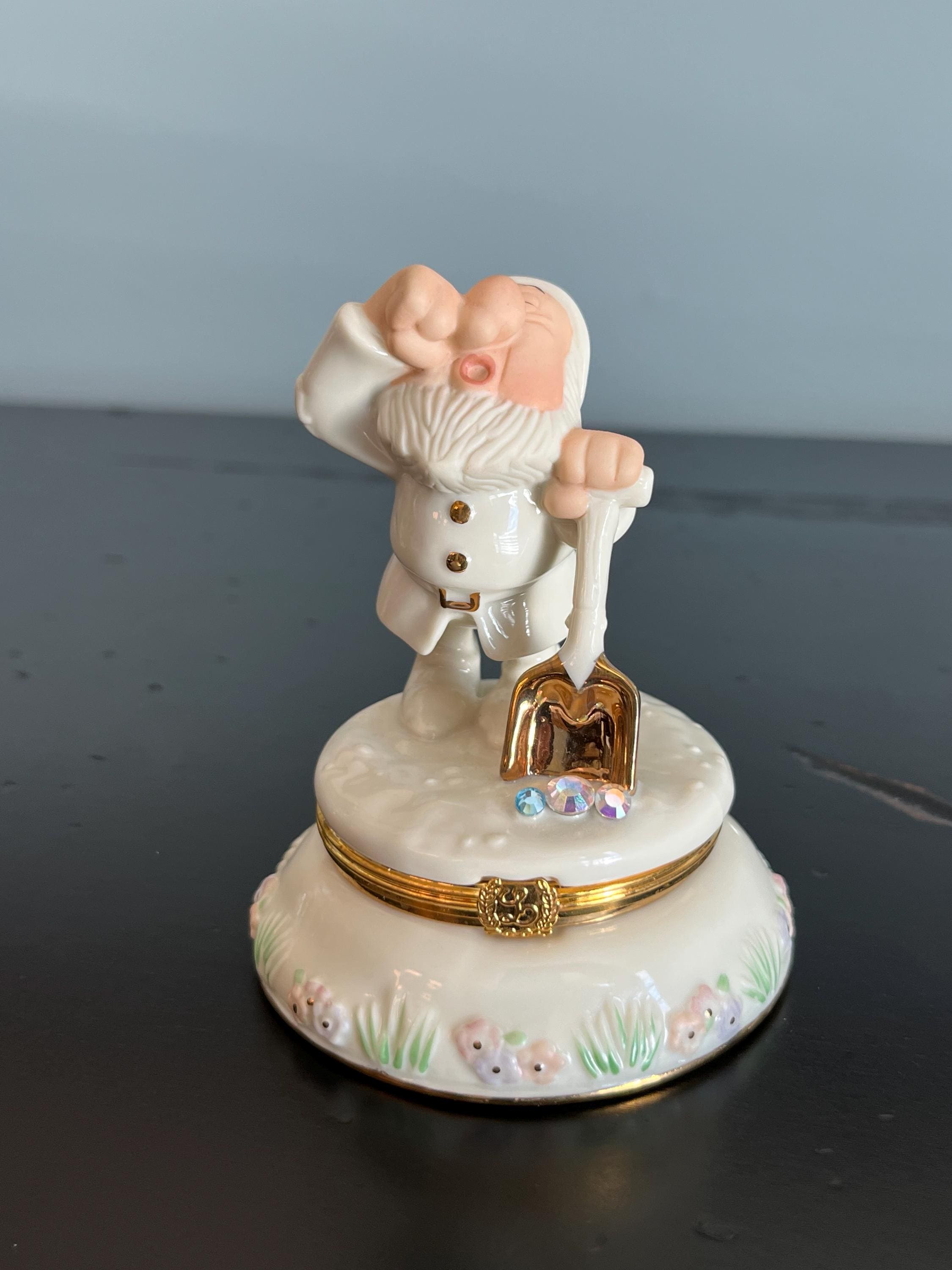 ディズニー ティーポット 七人の小人たち コレクター LENOX Mickey's Teacup Twirl Figurine – Lenox Corporation