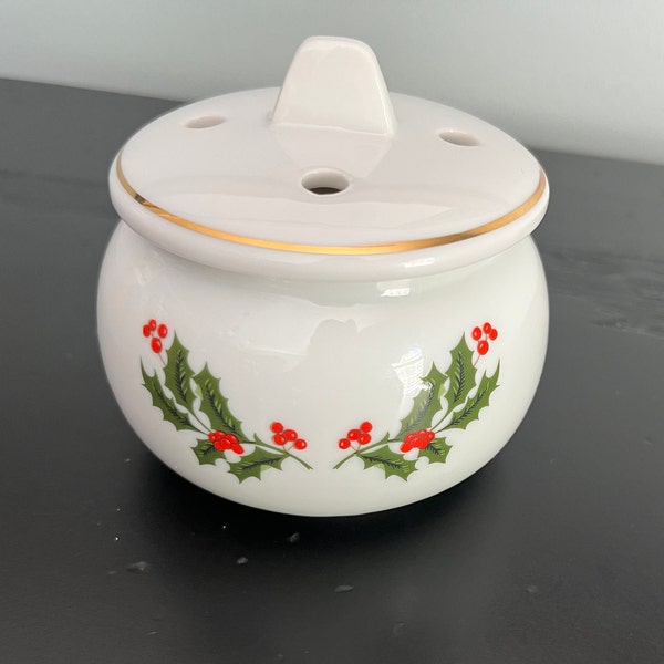 Christmas Holly Fine Porcelain - made in Japan - Dry Potpourri Holder with Cover, Holly & Berry Pattern