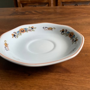 1 Wedgwood replacement saucer (no teacup) - Georgetown Collection - 5 3/4 inches - 1960s made in England